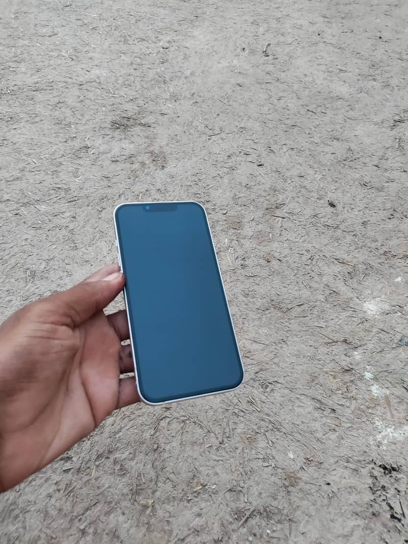 Apple iPhone 13 7
