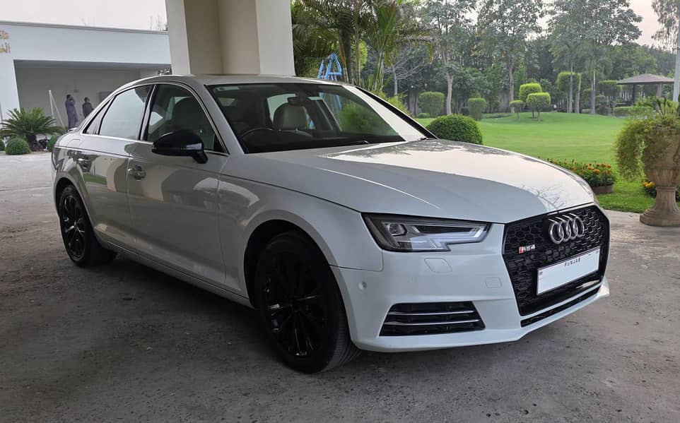 Audi A4 2016 1