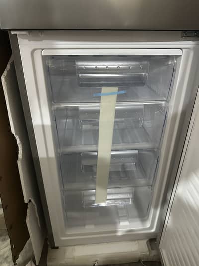 Esquire Refigrator (BRAND NEW)