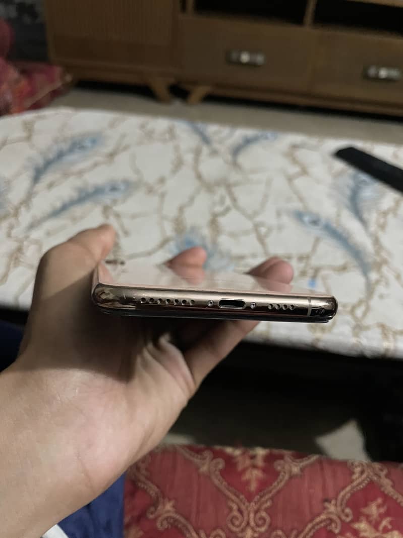 iPhone XS Max 3