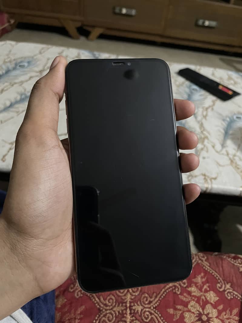 iPhone XS Max 6