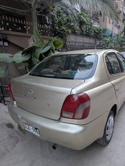 Toyota Platz 2000