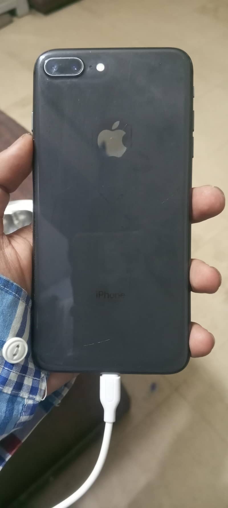 Apple iPhone 8 Plus 1