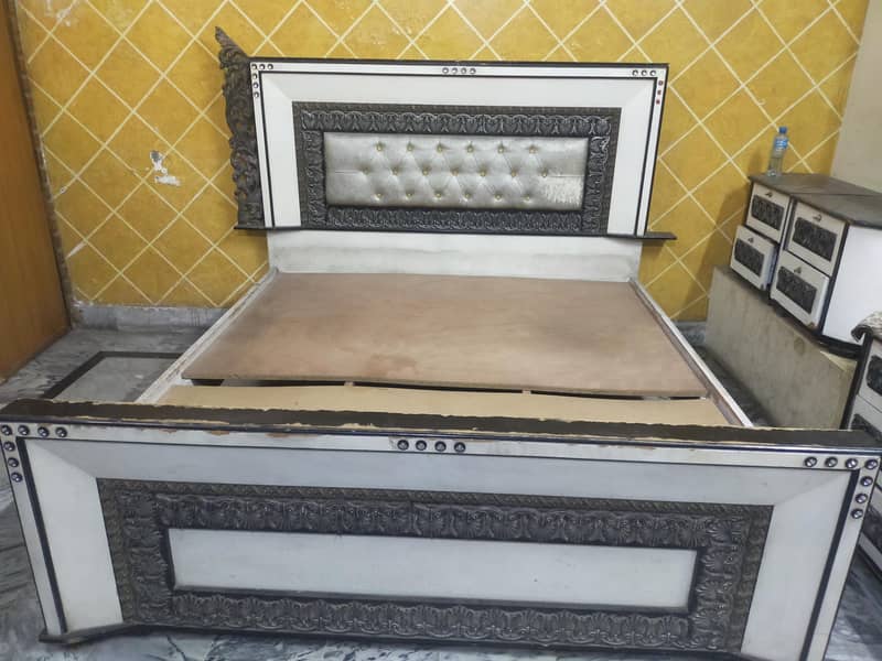 bed with complete set 1