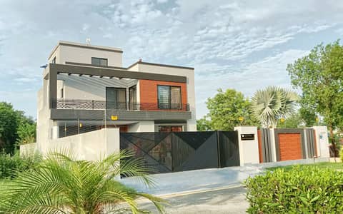 10 MARLA ONGROUND PLOT READY FOR CONSTRUCTION ON REASONABLE PRICE AVAILABLE FOR SALE