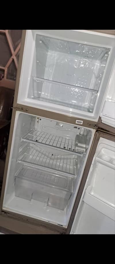 Dawlance Refrigerator in Excellent condition