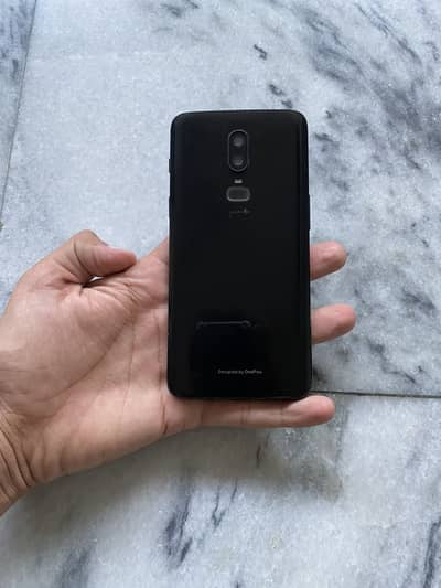 One Plus 6 8GB 128GB Mobile all okay condition 10 by 10 urgent sale