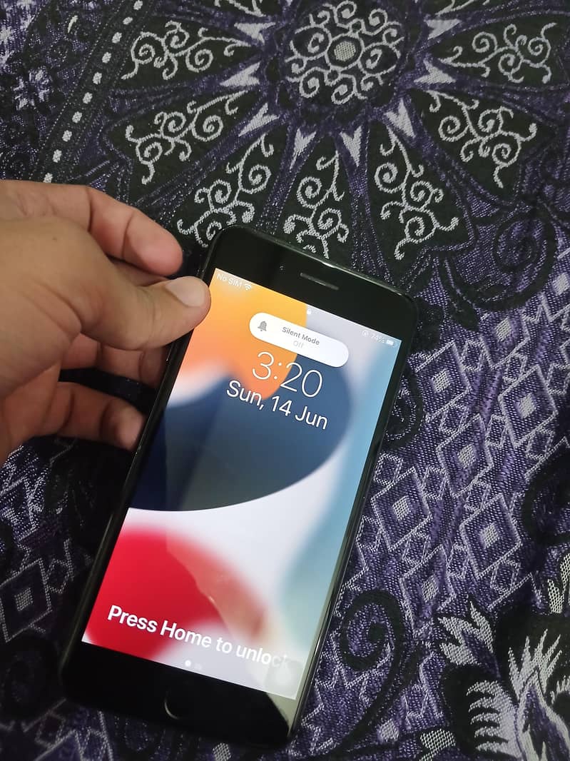 Apple iPhone 7 Plus 3