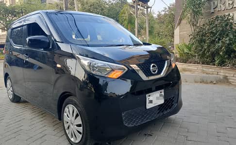 Nissan Dayz 2019 reg 22 pearl black