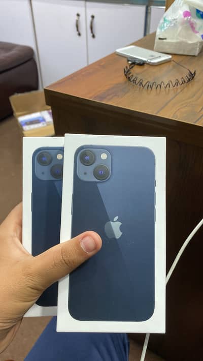 Apple iPhone 13
