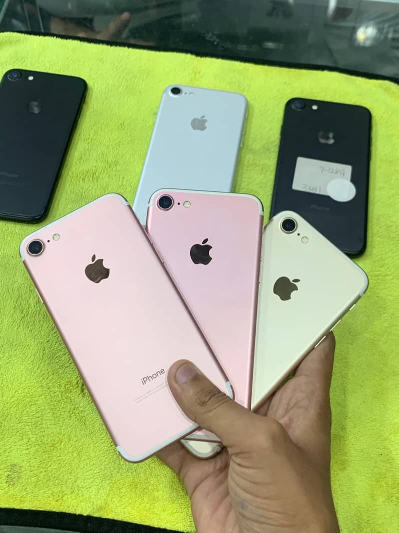 Apple iPhone 7 0