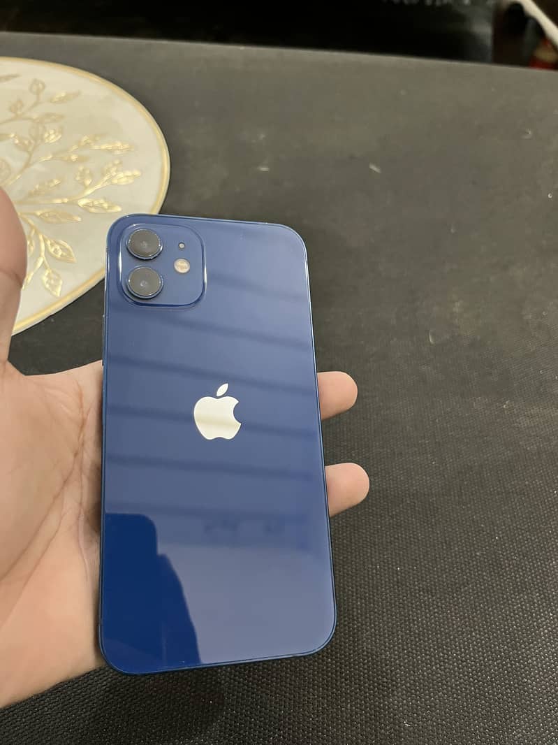 Apple iPhone 12 4