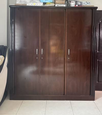3 door wardrobe