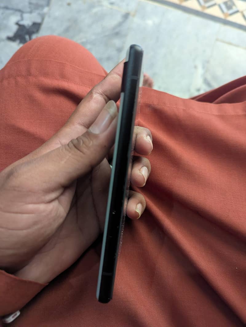 Google Pixel 6 4