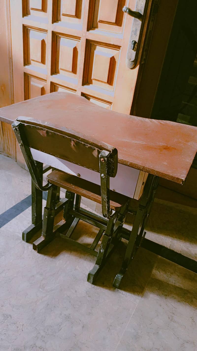 Table Chair 1