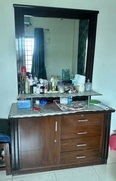 Dressing table