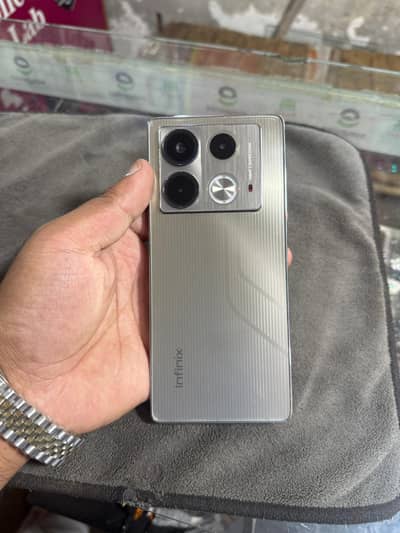 Infinix Note 40