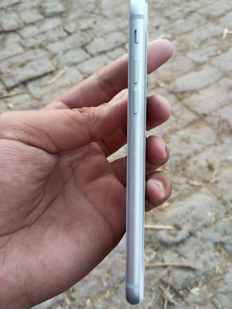 Apple iPhone 8 2