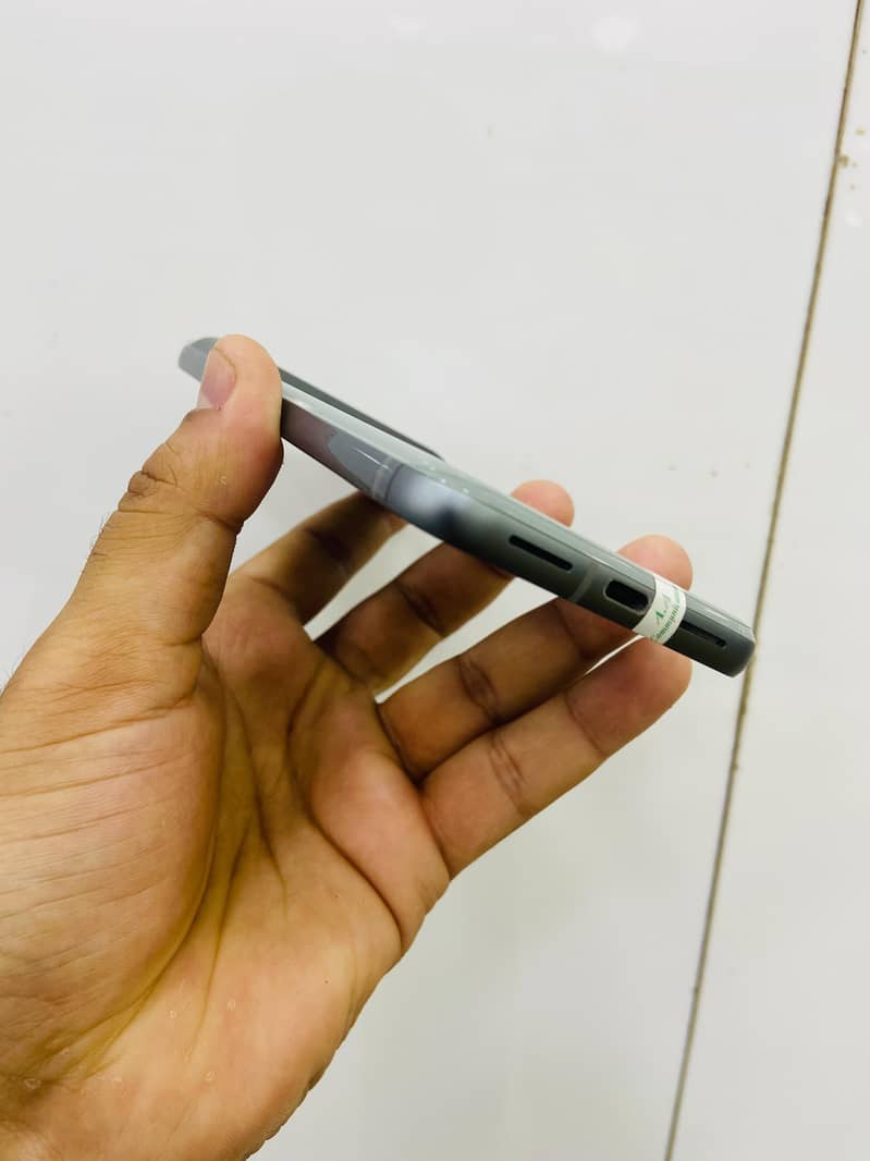 Google Pixel 8 2