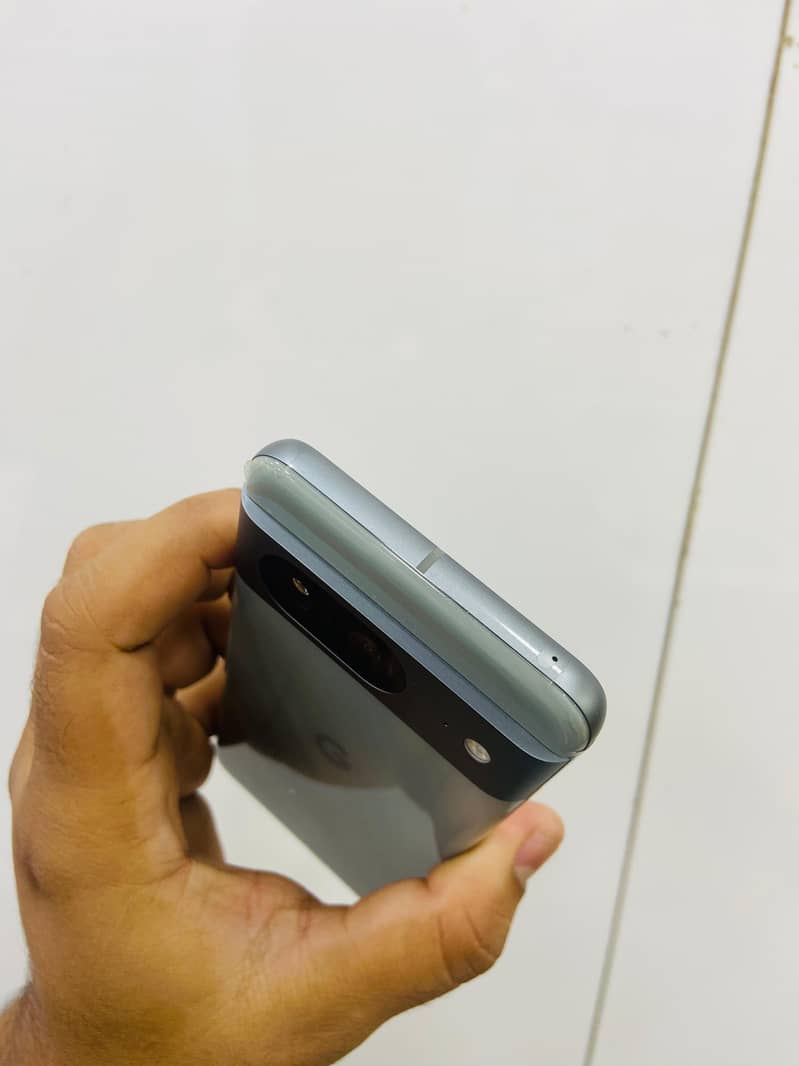 Google Pixel 8 6