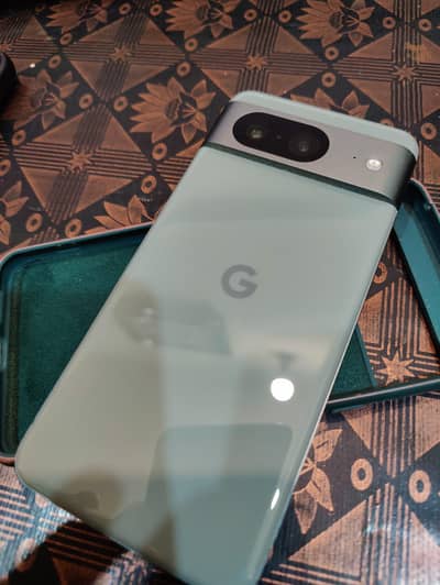 Pixel 8  128GB / 8 GB | Only 1 issue