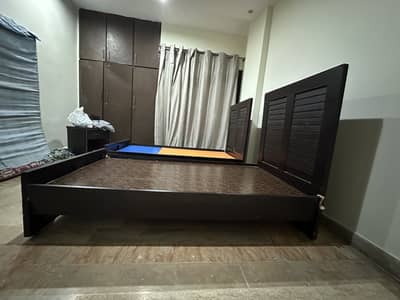 Urgent sale 2 single beds 6x3