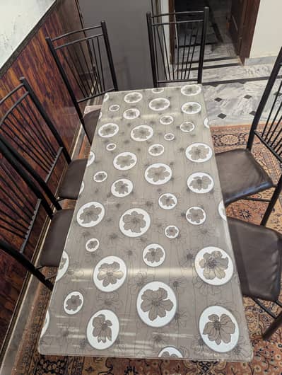 Dining Table with 6 chairs