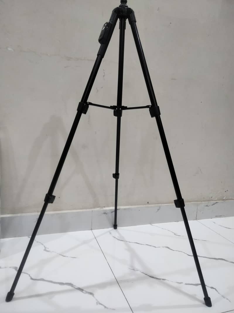 tripod 1