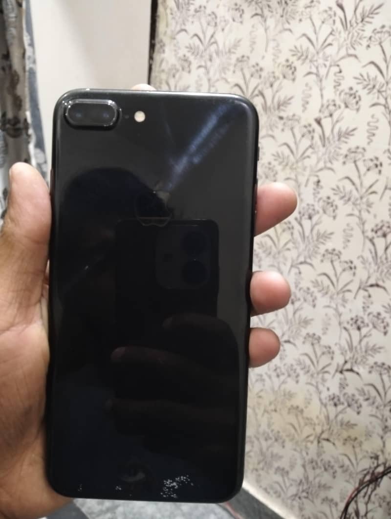 Apple iPhone 7 Plus 1