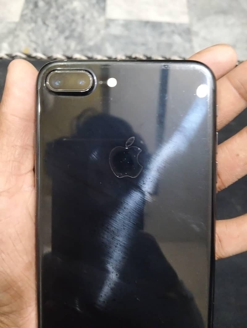 Apple iPhone 7 Plus 3