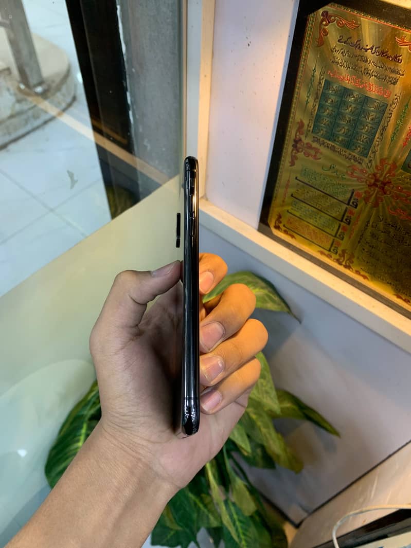 Apple iPhone X 2