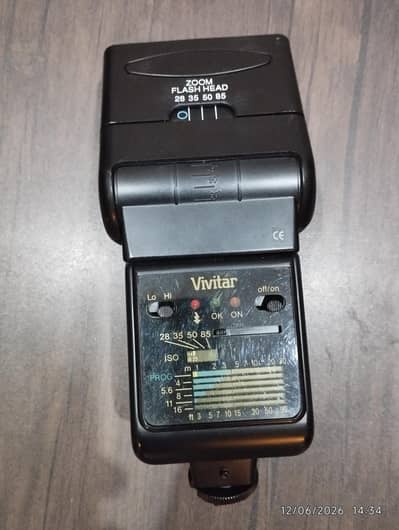 VIVITAR  flash Gun Dedicatee Auto Focus to Canon.