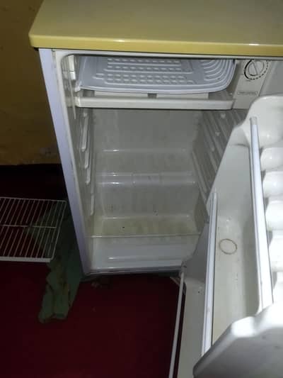 Mini Fridge single door for sale
