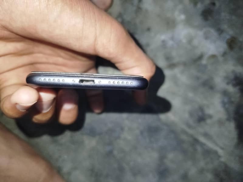 Apple iPhone 8 4