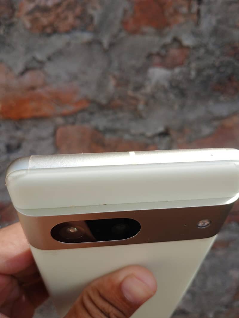 Google Pixel 7 4