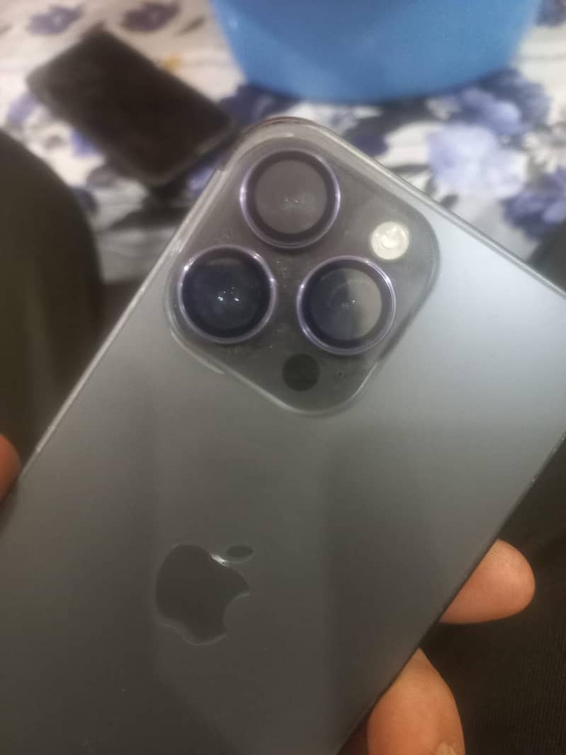 Apple iPhone 14 Pro Max 0