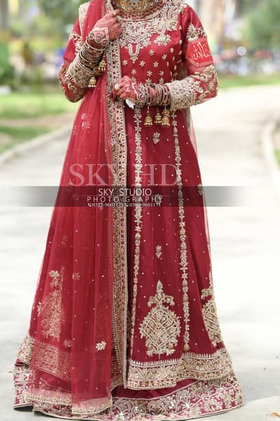 Langha In new condition only 1 day used.