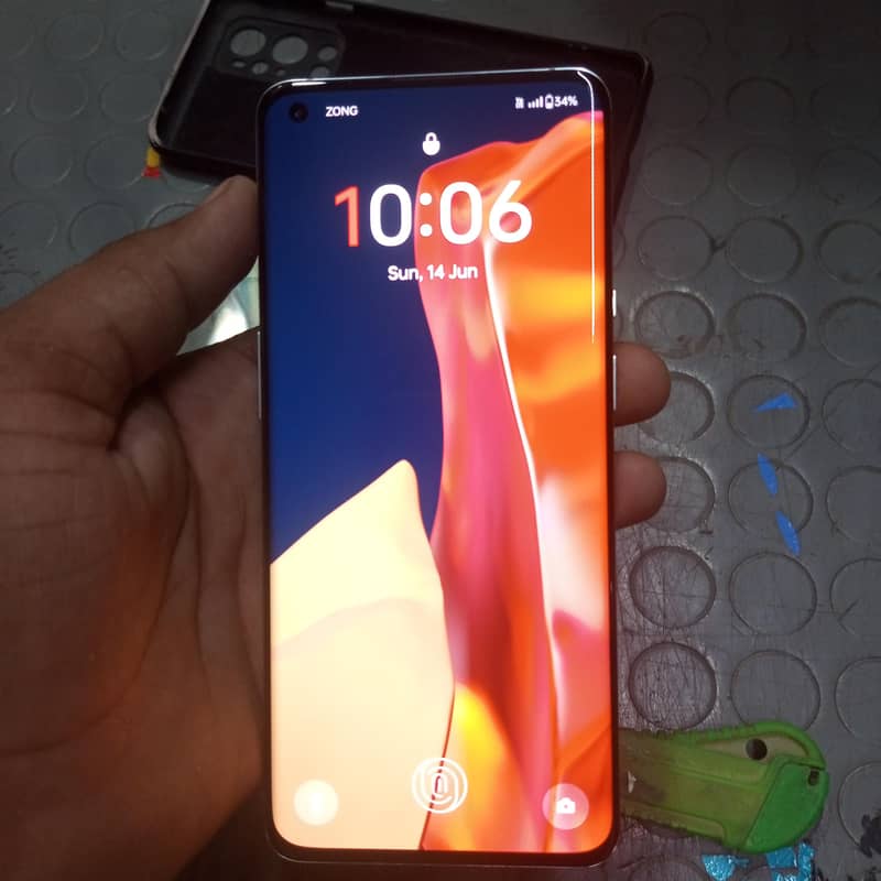One Plus 9 Pro 6