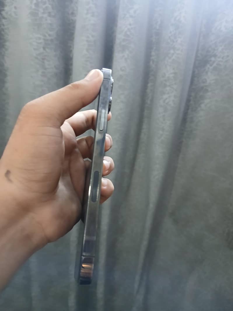iPhone 12 pro max 3