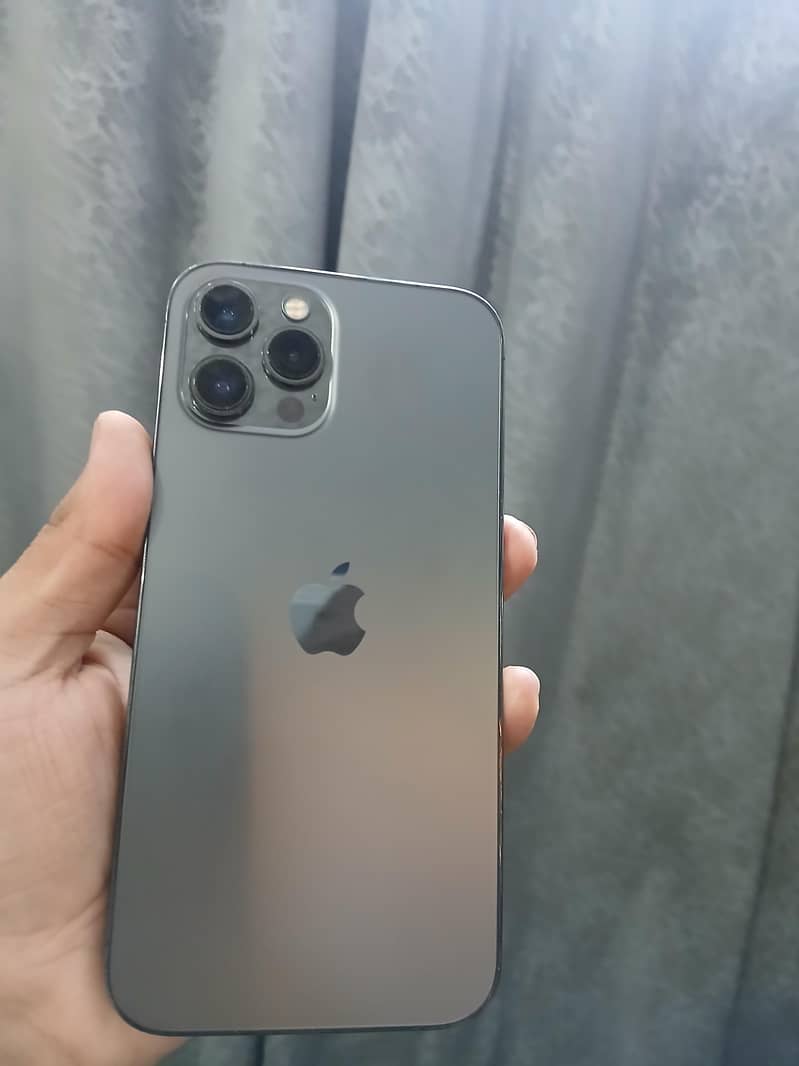 iPhone 12 pro max 4