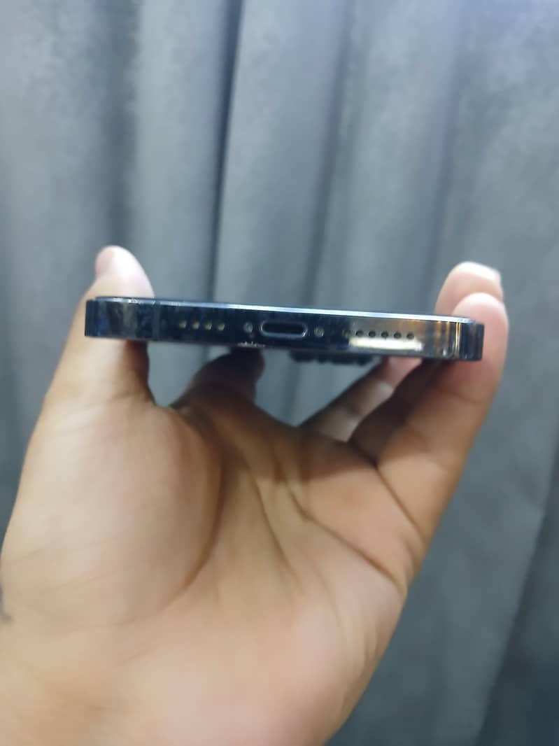 iPhone 12 pro max 6