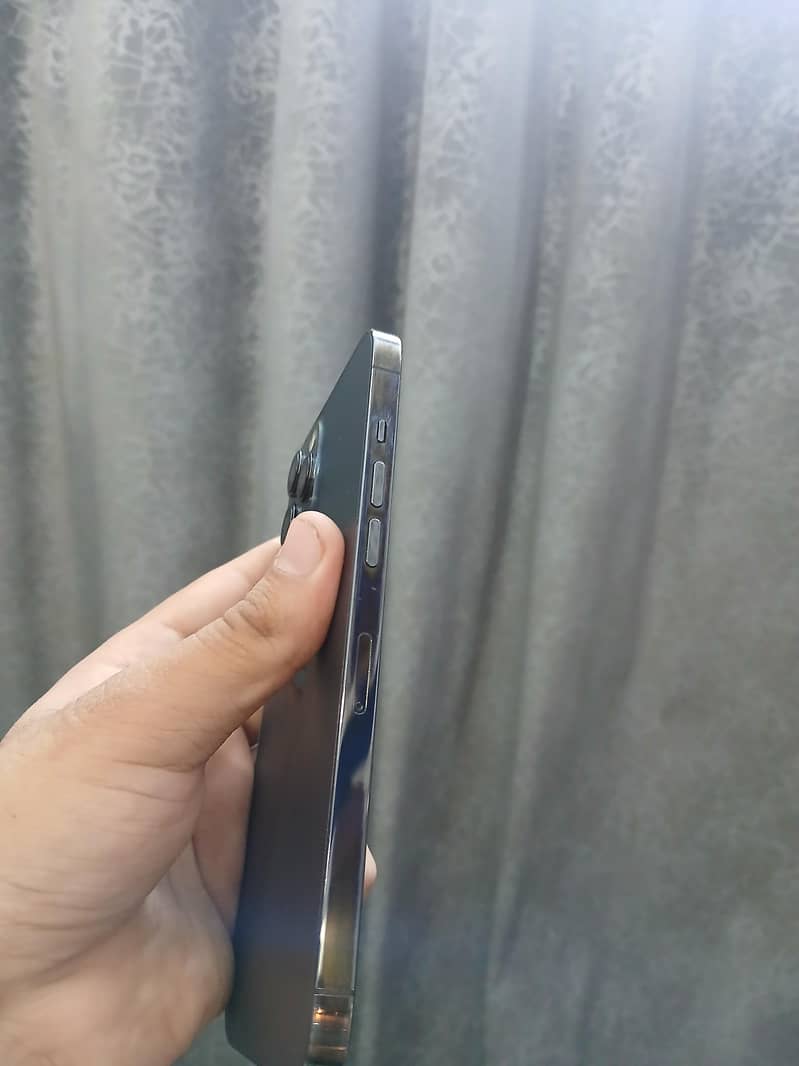 iPhone 12 pro max 7