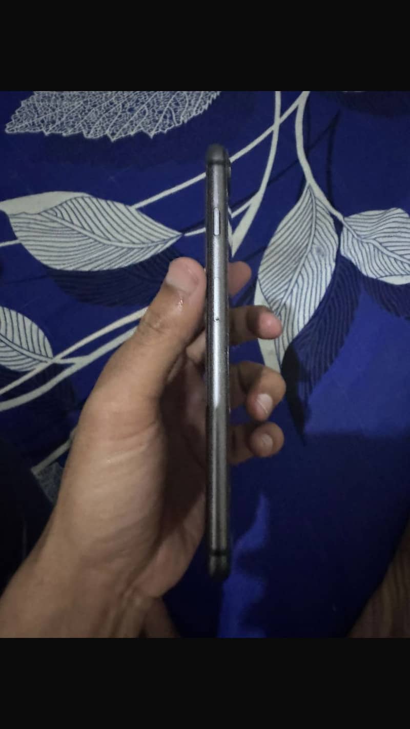 Apple iPhone 8 Plus 2