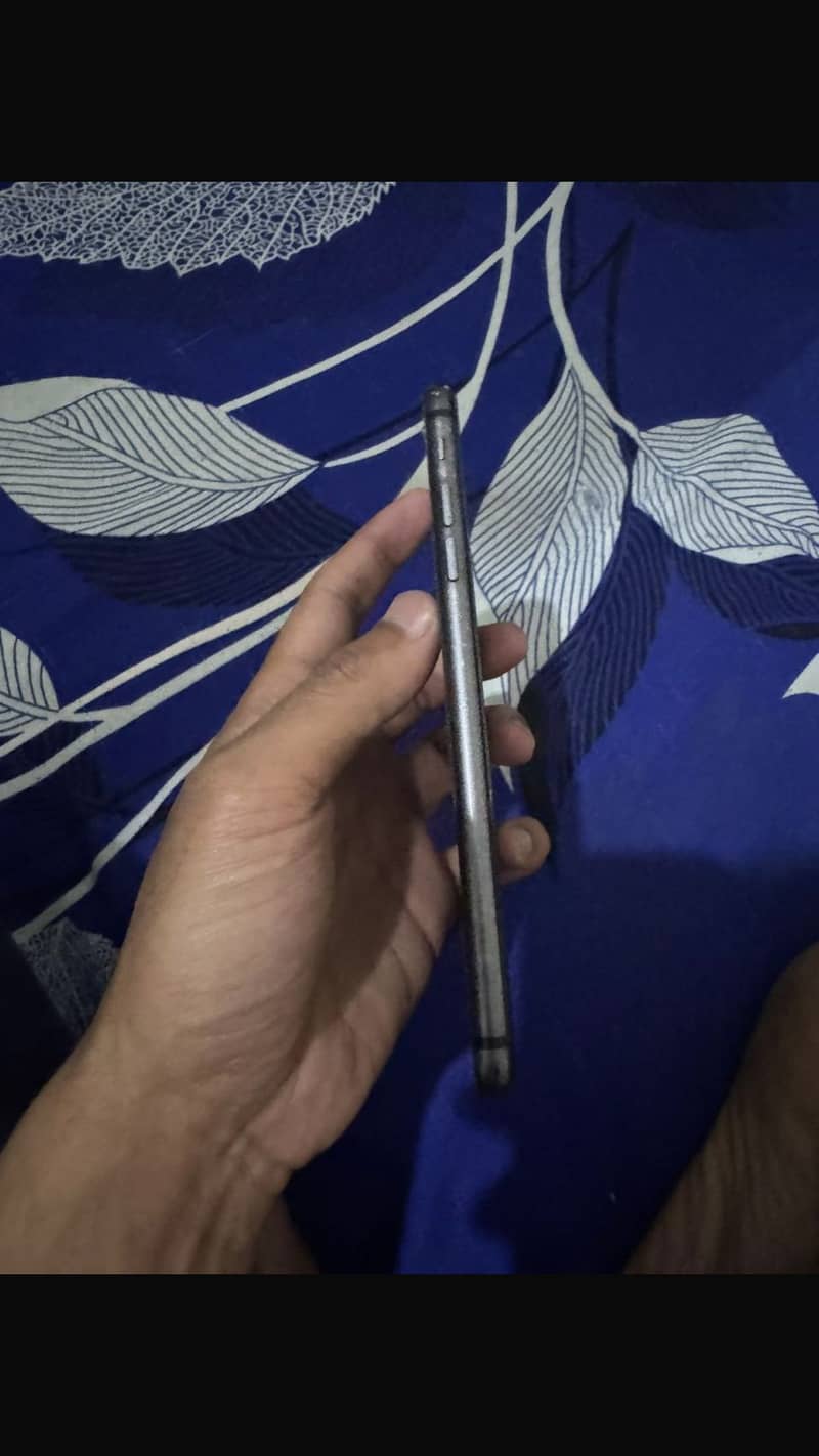 Apple iPhone 8 Plus 5