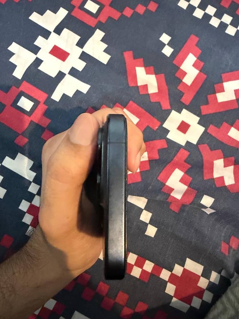 iPhone 15 Pro 3