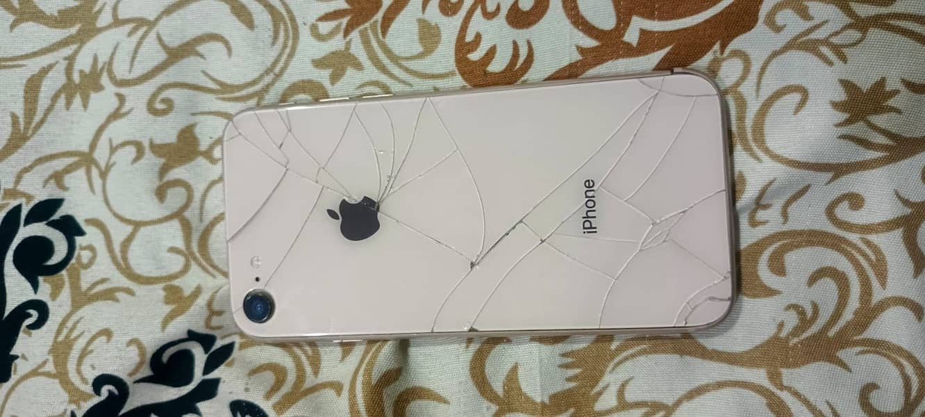 Apple iPhone 8 1