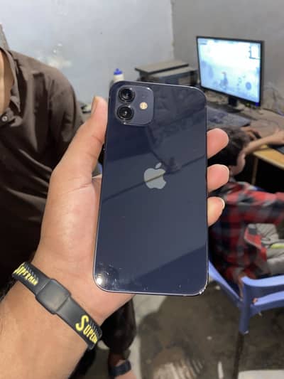 Apple iPhone 12