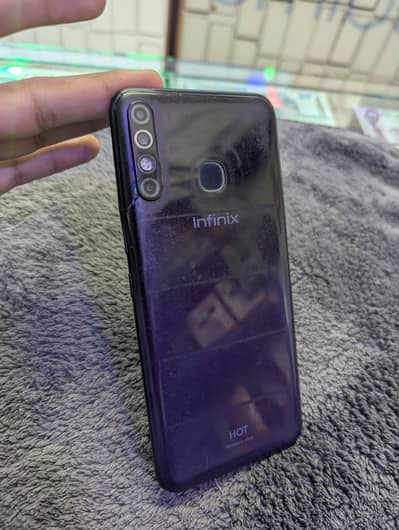 Infinix Hot 8