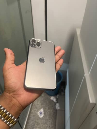 iPhone 11 pro 256gb pta approved