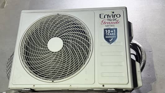 1.5 ton heat and cool inverter AC in good condition